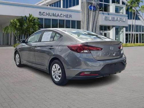 2020 Hyundai ELANTRA SE