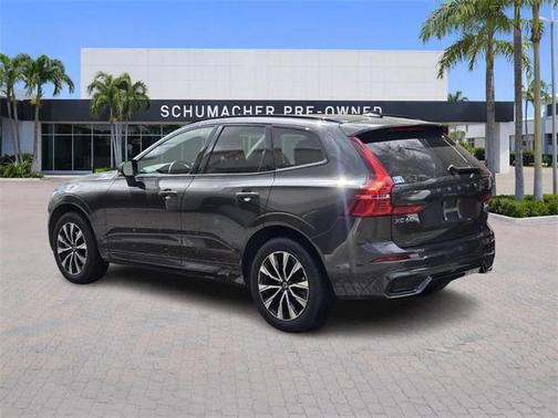 2024 Volvo XC60 B5 Plus Dark Theme