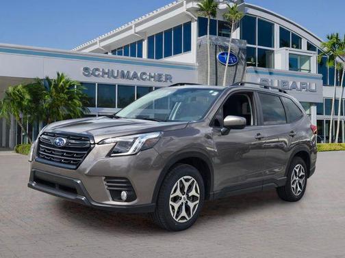 Brilliant Bronze Metallic 2023 Subaru Forester Premium