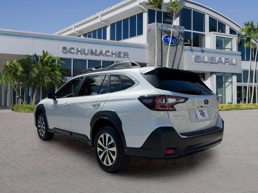 Crystal White Pearl 2025 Subaru Outback Premium