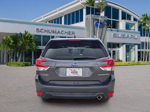 Magnetite Gray Metallic 2024 Subaru Forester Limited