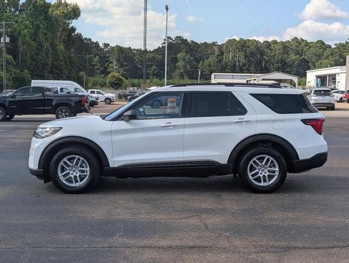 Star White 2026 Ford Explorer Active
