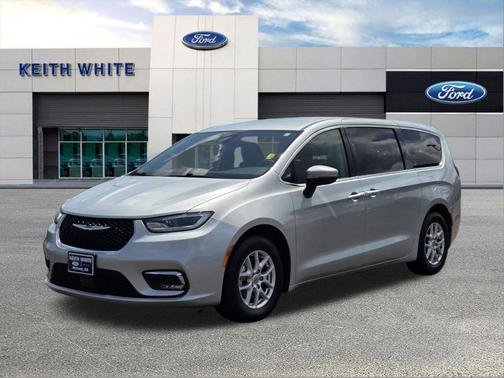 2023 Chrysler Pacifica Touring-L