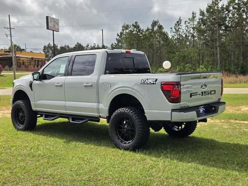 Avalanche 2026 Ford F-150 XLT