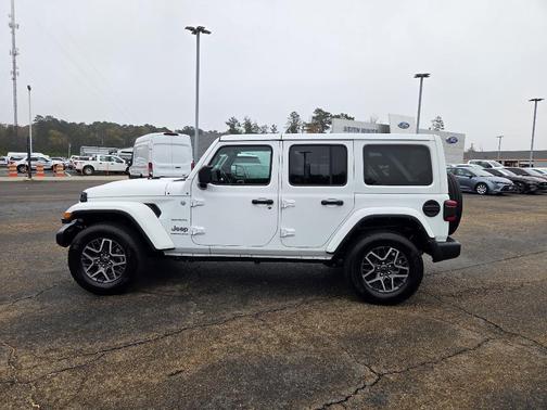 2024 Jeep Wrangler Sahara