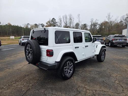 2024 Jeep Wrangler Sahara