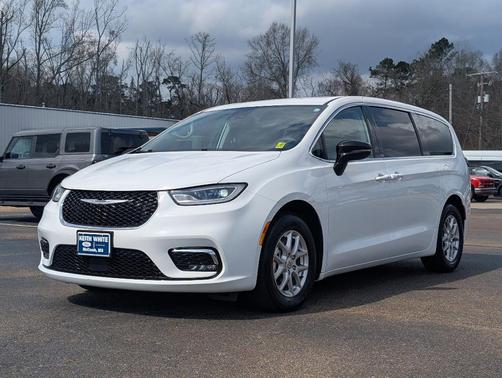 2024 Chrysler Pacifica Touring-L