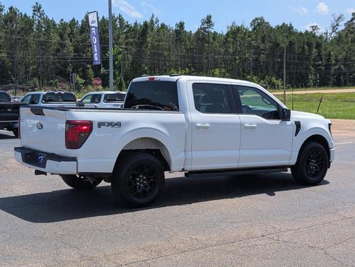 Oxford White 2025 Ford F-150 XLT
