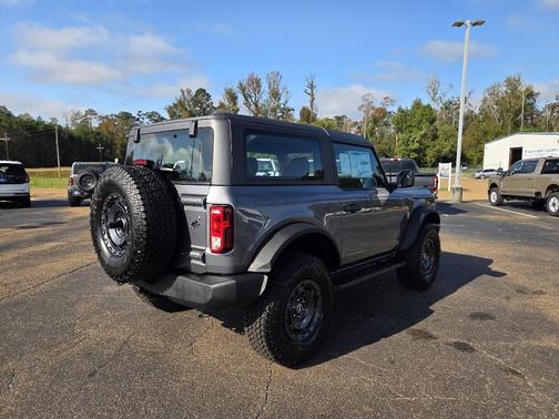 2025 Ford Bronco Base