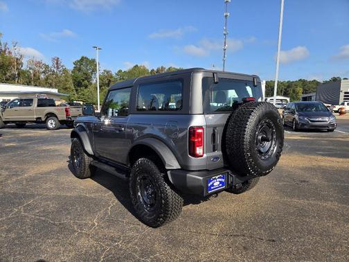 2025 Ford Bronco Base