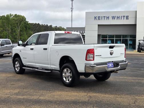 Bright White Clearcoat 2024 RAM 2500 Big Horn