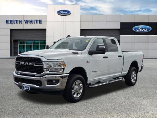 Bright White Clearcoat 2024 RAM 2500 Big Horn