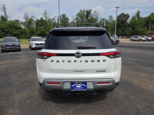 2024 Nissan Pathfinder Platinum