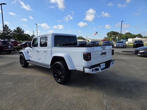 2023 Jeep Gladiator Overland