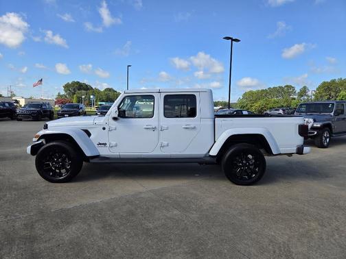 2023 Jeep Gladiator Overland