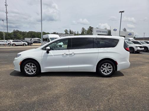 2023 Chrysler Pacifica Touring-L