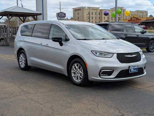 2024 Chrysler Pacifica Touring-L