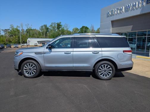 2023 Lincoln Navigator Standard