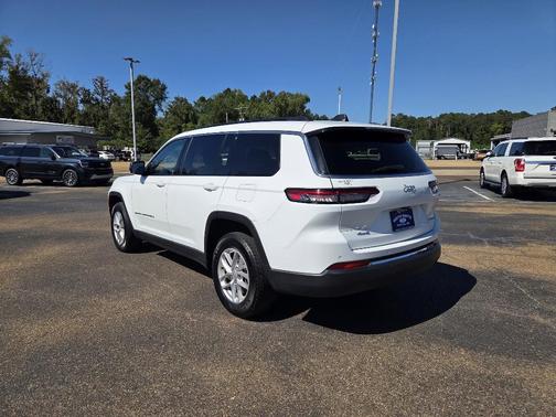 2023 Jeep Grand Cherokee L Laredo