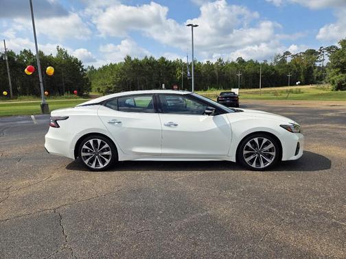 2023 Nissan Maxima Platinum