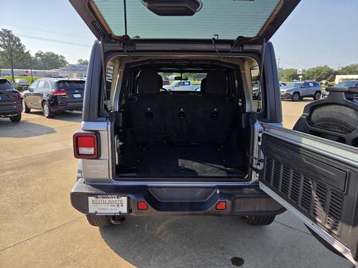 2020 Jeep Wrangler Unlimited Sahara