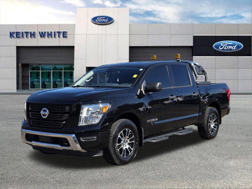 2022 Nissan Titan SV