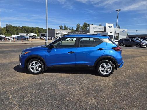 2021 Nissan Kicks S