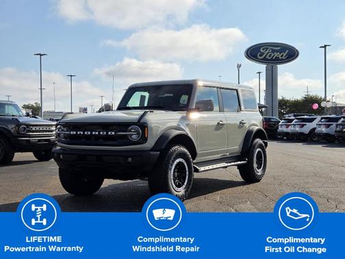 2025 Ford Bronco Outer Banks