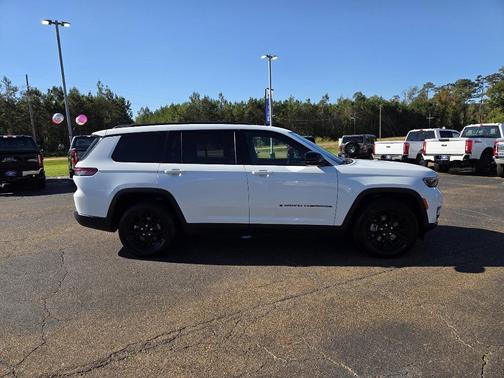 2024 Jeep Grand Cherokee L Laredo