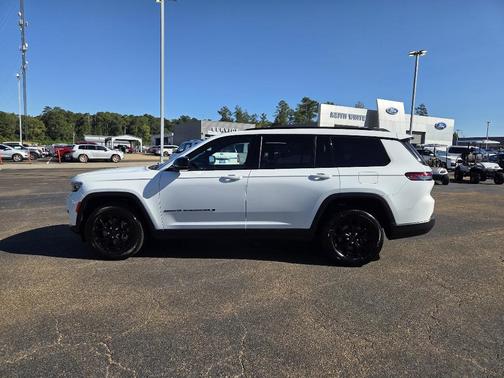 2024 Jeep Grand Cherokee L Laredo