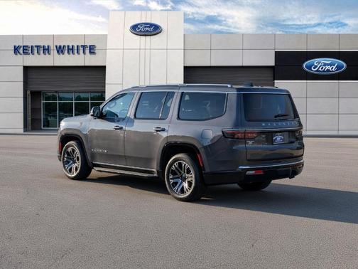 Metallic 2024 Jeep Wagoneer Base