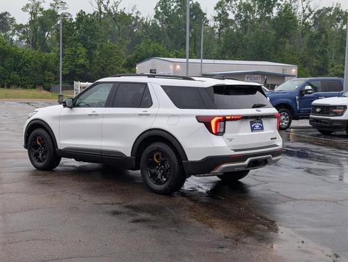 Star White 2026 Ford Explorer Tremor