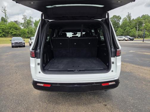 2023 Jeep Wagoneer L Series III