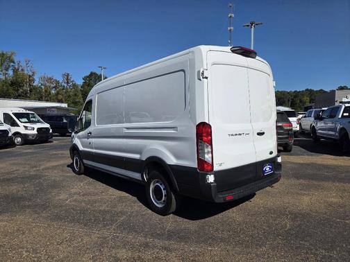 2022 Ford Transit-250 Base