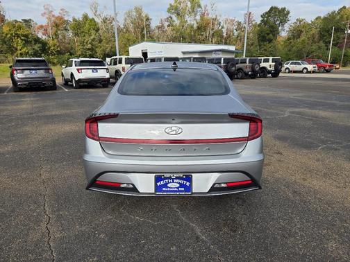 2022 Hyundai SONATA SE