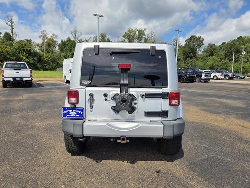 2012 Jeep Wrangler Unlimited Sahara