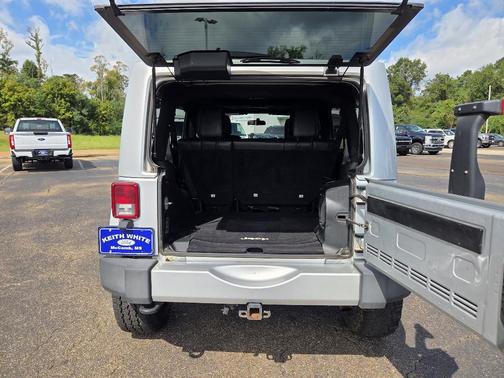 2012 Jeep Wrangler Unlimited Sahara