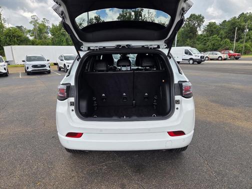 2023 Jeep Compass Altitude