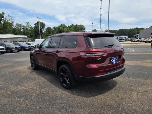 2023 Jeep Grand Cherokee L Laredo