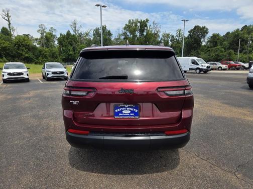 2023 Jeep Grand Cherokee L Laredo