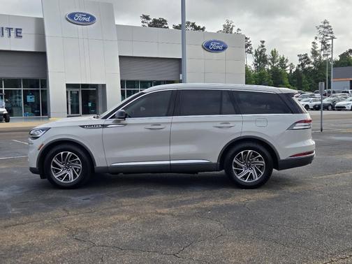 Ceramic Pearl Metallic 2021 Lincoln Aviator Standard RWD
