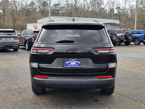 2023 Jeep Grand Cherokee L Laredo