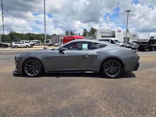 2025 Ford Mustang Dark Horse