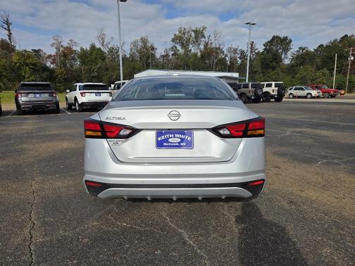 2025 Nissan Altima SV