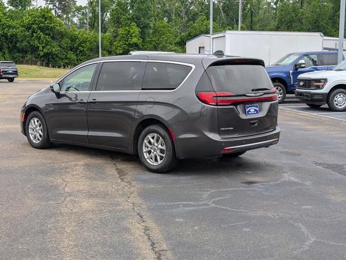 Granite Crystal Clearcoat Metallic 2023 Chrysler Pacifica Touring-L