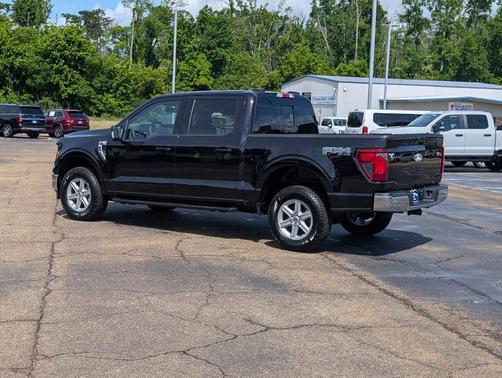 Agate Black Metallic 2026 Ford F-150 XLT