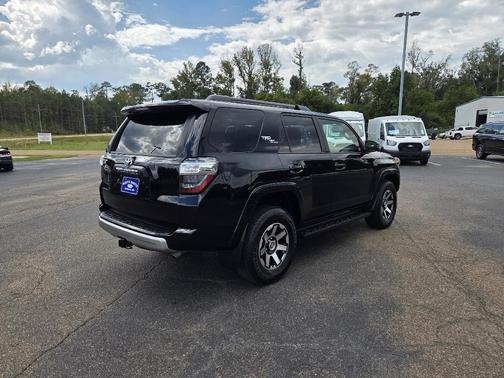 2024 Toyota 4Runner TRD Off Road