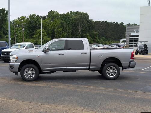 Billet Silver Metallic Clearcoat 2024 RAM 2500 Laramie