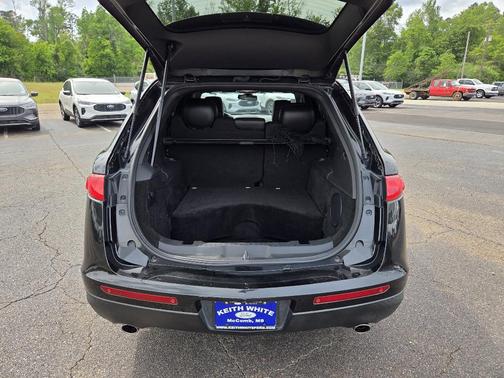 2015 Lincoln MKT Livery
