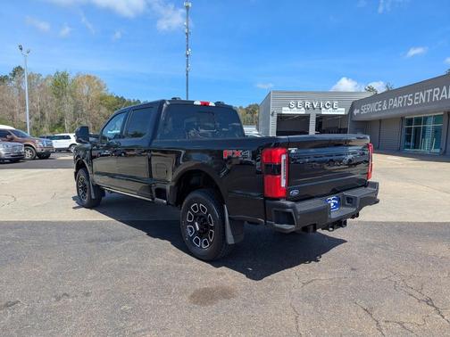 2025 Ford F-250 Platinum